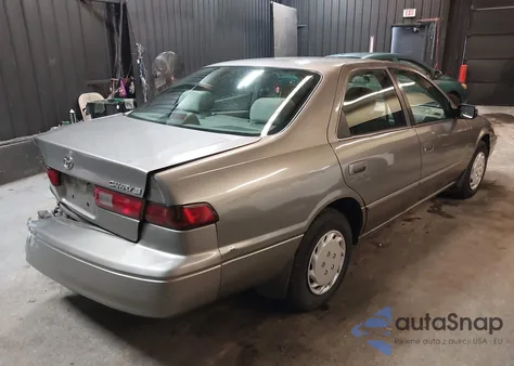 1999 Toyota Camry Ce/Le/Xle из США, поврежденный, VIN 4T1BG28K5XU462428